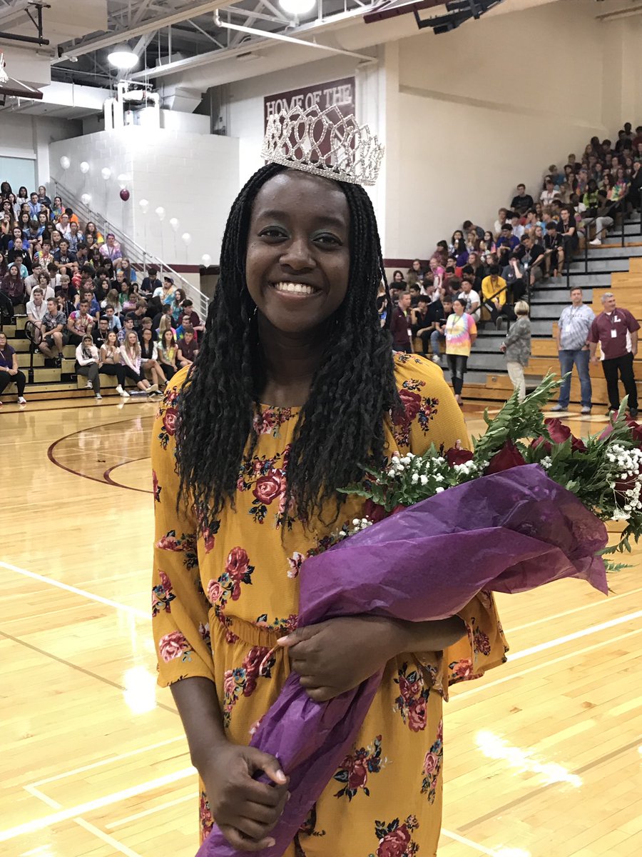 And Lockport’s 2019 Homecoming Queen is.........LPVBs very own SR. MB Leena Ajibola!!! <a href="/lthsathletics/">Lockport Athletics</a> #TIDA