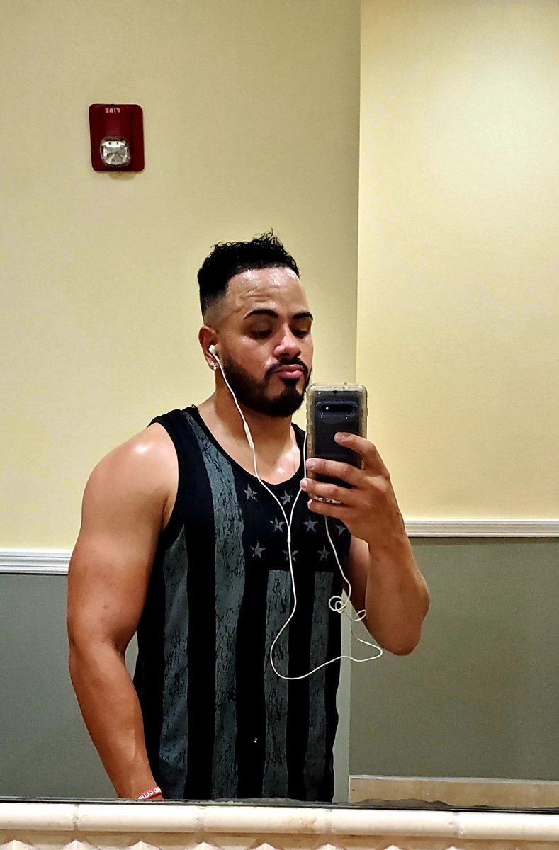 AngelCotto00725's tweet photo. Mi cara cuando dicen... Angel Fashion esta ready para este sabado!!!! Te veo este 21 de sep. #NGCW #LuchaConQuest5 #ElAsombrosoAngelCotto #AngelCotto #Laluchadelanoche https://t.co/3A3CAlHt7D