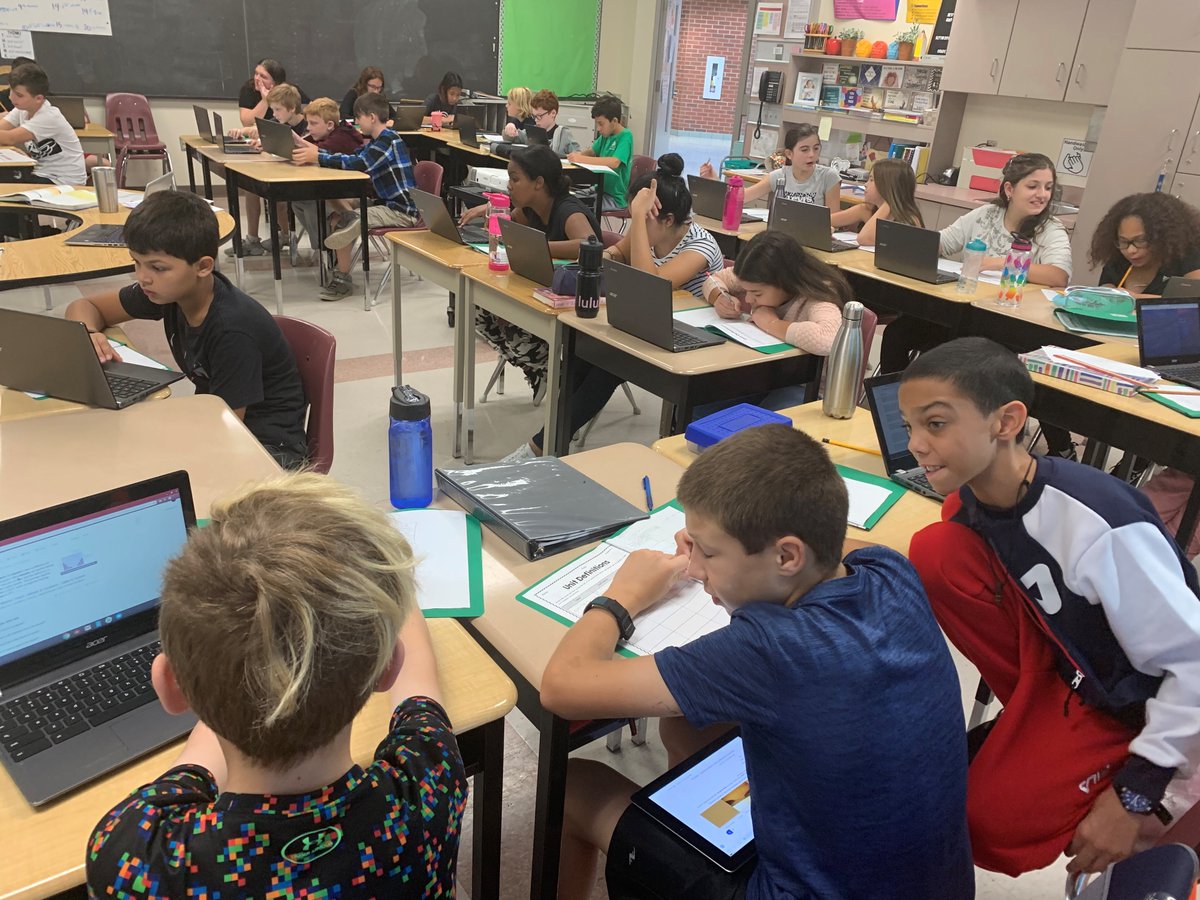 KingEdwardLions's tweet photo. 7L at King Edward researching ecosystems of their choice as an introduction to interactions with the environment. https://t.co/CtDiFw9ccr