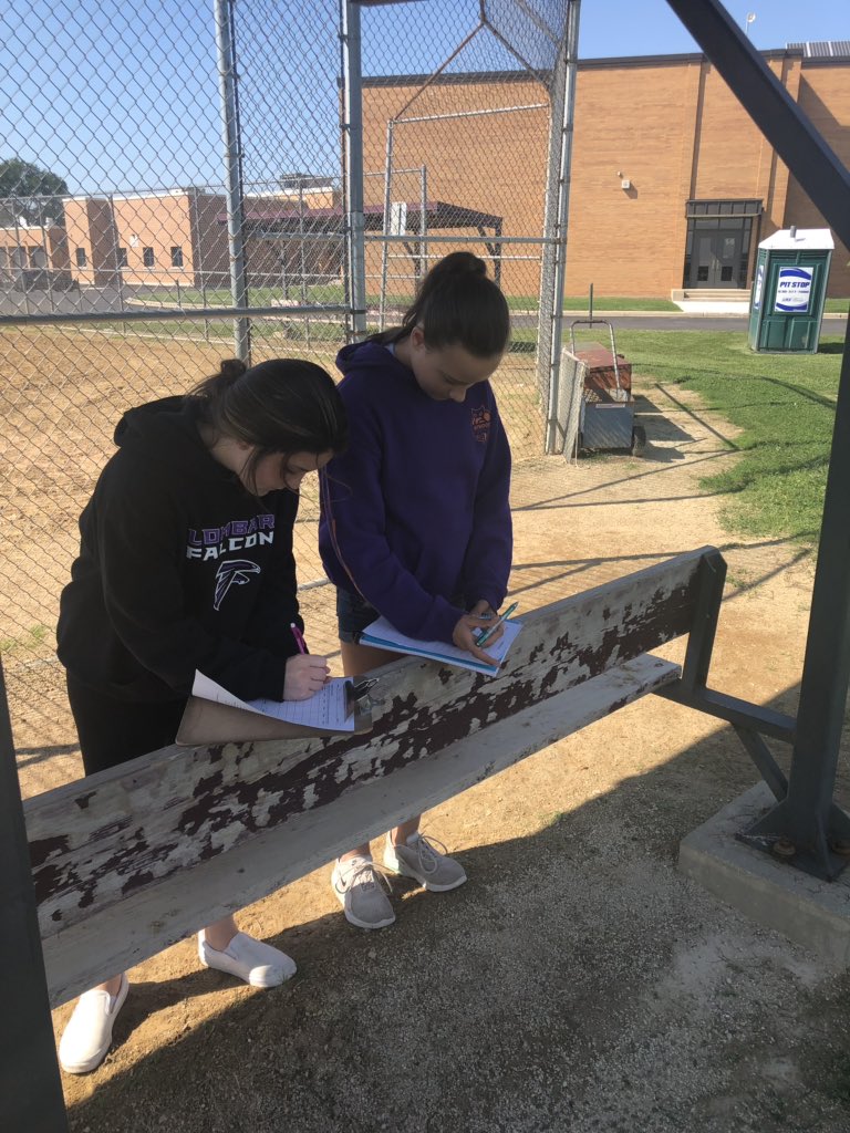 Perfect weather to be outside and making observations about the characteristics of living organisms! #JAJaguarsROAR #D45Jackson