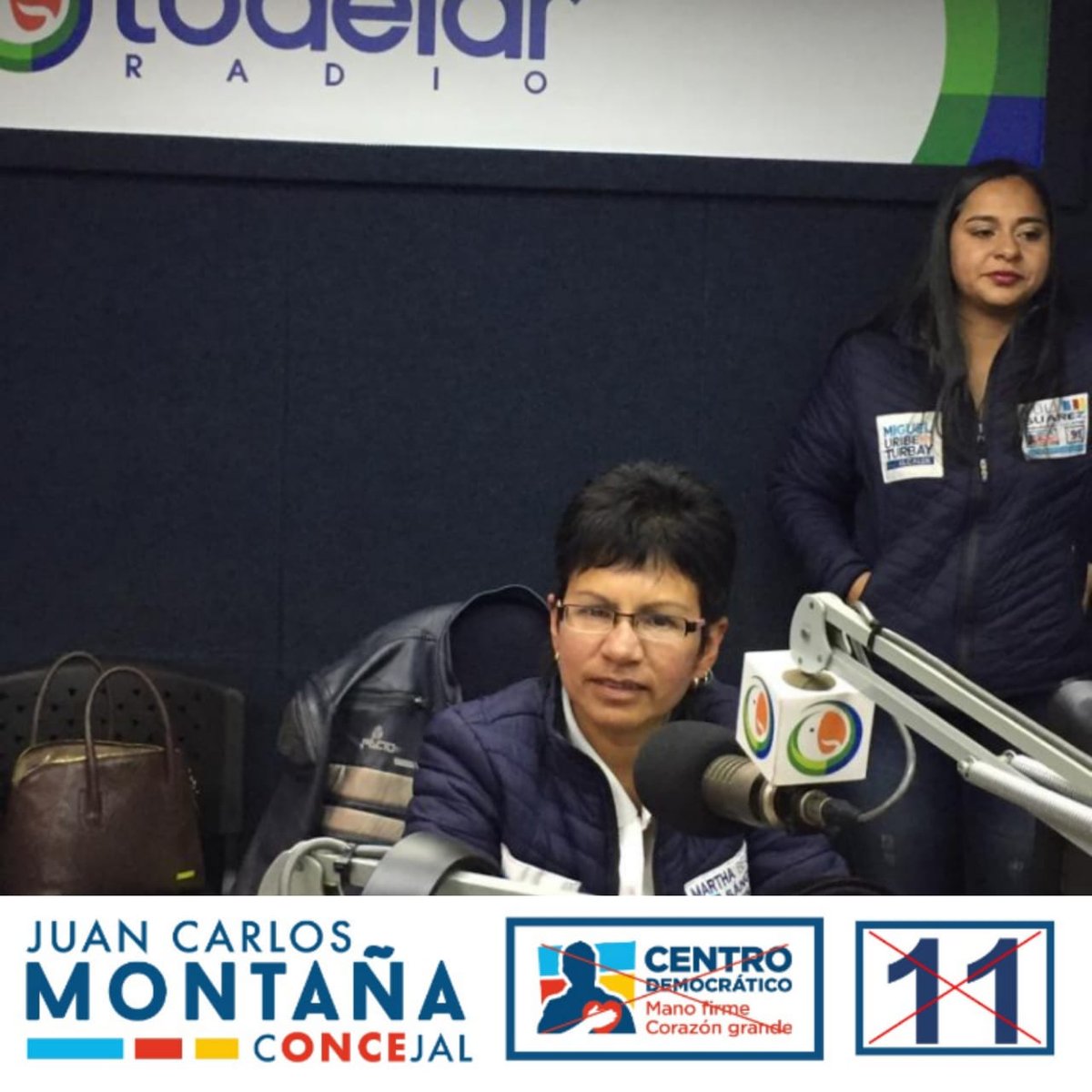 JCMontanaParra's tweet photo. #EnMedios | En diálogo con Martha Becerra #CD89 a la JAL de #Usme trabajaremos por:
👉🏼Recuperar parques del microtráfico
👉🏼Emprendimiento para Madres Cabeza de Hogar
👉🏼Oportunidades laborales para jóvenes
¡#Avancemos juntos con #MontañaCD11!
⏩ Todelar https://t.co/NGwIVX5Lft