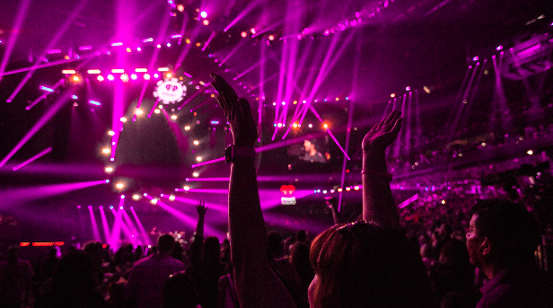 JohnLegere's tweet photo. What do The Backstreet Boys, Chance the Rapper and Billie Eilish all have in common?? Take a guess using #TMobileMusic and you might win a special prize in Vegas this weekend 🤩 https://t.co/ezfuixq9UT