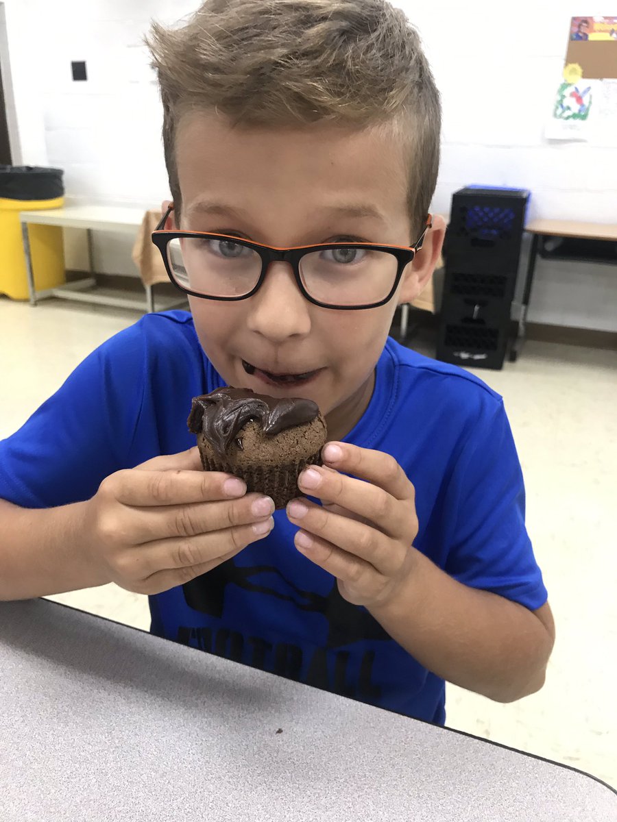 MrsBarton3rdGr's tweet photo. Making and eating Thunder Cake! Mmmmmmm!! #wesclinwarriors https://t.co/8Hxpkr3L60