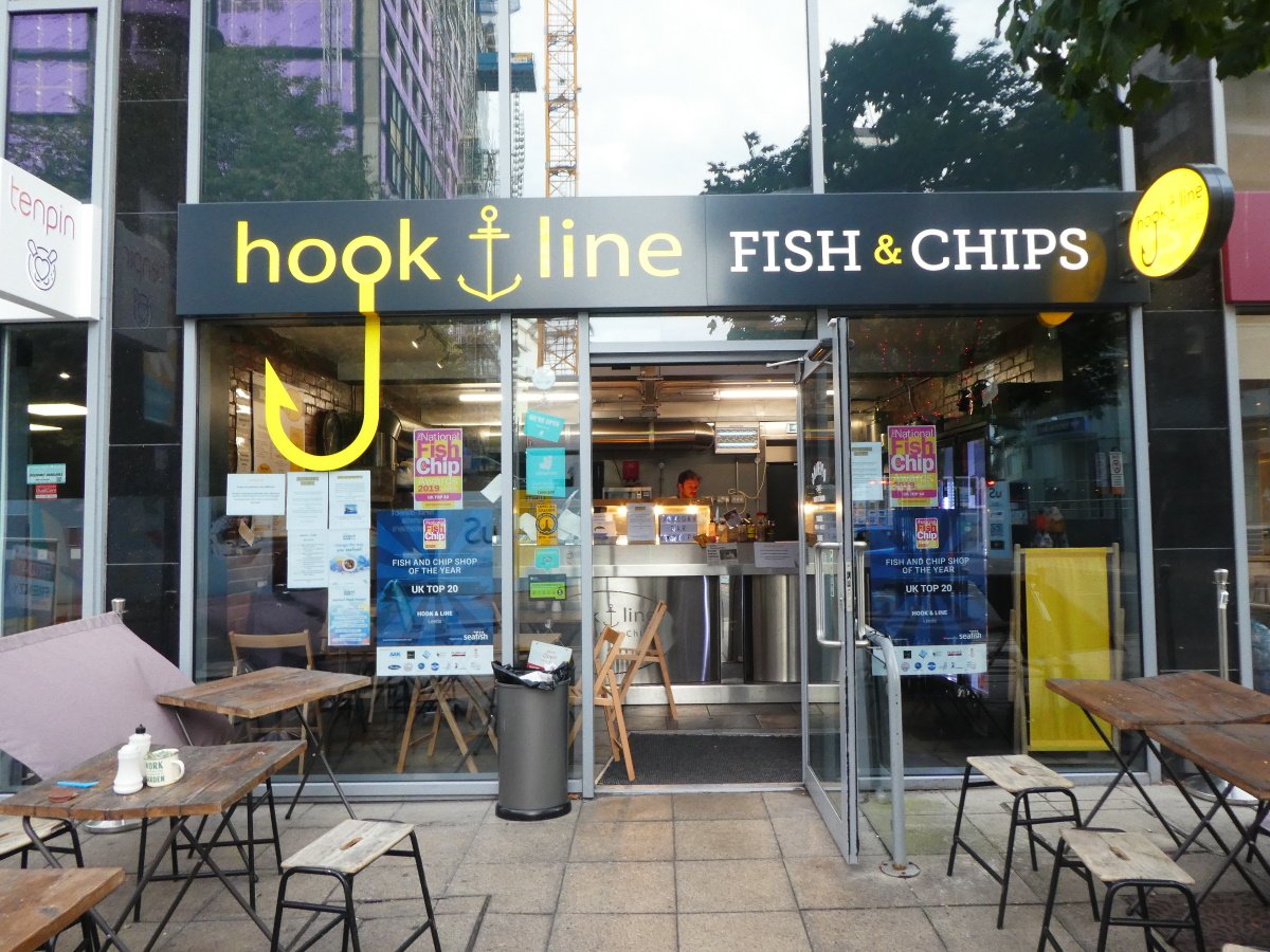 TheYorksTimes's tweet photo. Hook and Line Fish &amp; Chips in Leeds gets even hotter
#HookAndLine #Fish&amp;Chips  #Chippy #Leeds #Chilli #MerrionCentre @thechillishop @hooklineleeds #YorkshireHour
https://t.co/zIrgXyBgpb https://t.co/vPpSnqYpEh