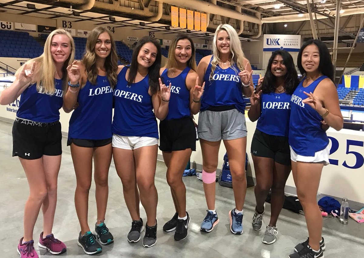 UNK_tennis's tweet photo. Photo ready for headshots with @CorbeyDorsey. https://t.co/K5eQ8fjGPS