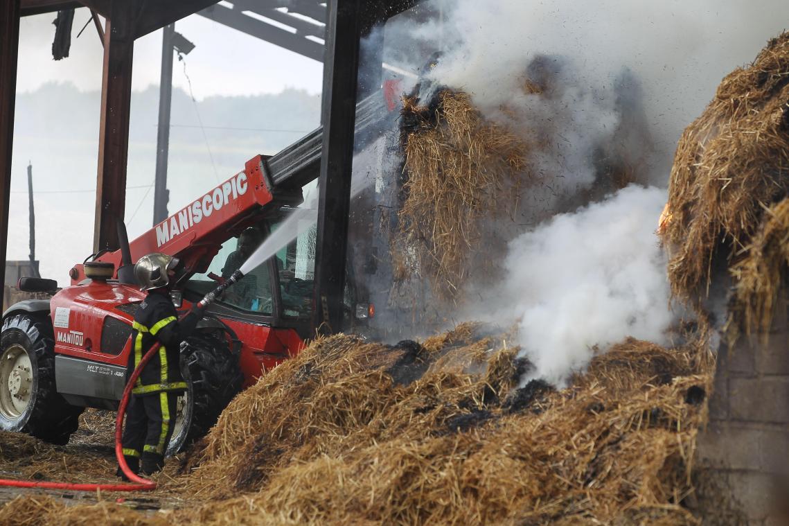 CourrierPicard's tweet photo. Une #cagnotte pour le centre équestre de #Saveuse #Ballots #Cheval #Pompier #Poney #Paille #feu #solidarite https://t.co/CMvcdCoFKM https://t.co/ZCfJ2aYRqu