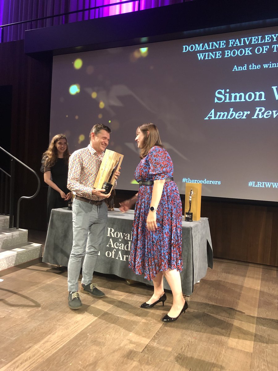 MMDUK's tweet photo. The winner of the @DomaineFaiveley International Wine Book of the Year is... Simon Woolf! #theroederers #LRIWWA19 @simonjwoolf https://t.co/H10VoZRfts