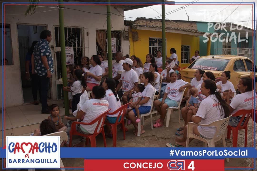 josecamacho01's tweet photo. La falta de CDI, Centro de vida y espacios de recreación fueron los temas centrales de mi diálogo con los habitantes del barrio La Chinita. Así mismo estuve profundizando el tema de la inseguridad con los líderes de la Ciudadela 20 de Julio.
#VamosPorLoSocial #CR4 https://t.co/PP9ShNrgO1