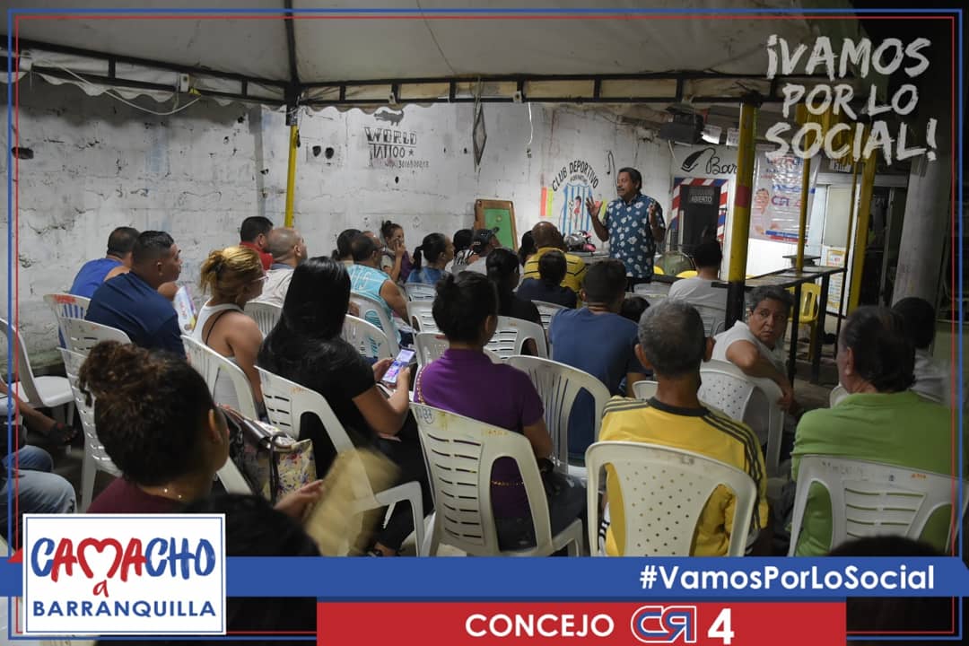 josecamacho01's tweet photo. La falta de CDI, Centro de vida y espacios de recreación fueron los temas centrales de mi diálogo con los habitantes del barrio La Chinita. Así mismo estuve profundizando el tema de la inseguridad con los líderes de la Ciudadela 20 de Julio.
#VamosPorLoSocial #CR4 https://t.co/PP9ShNrgO1