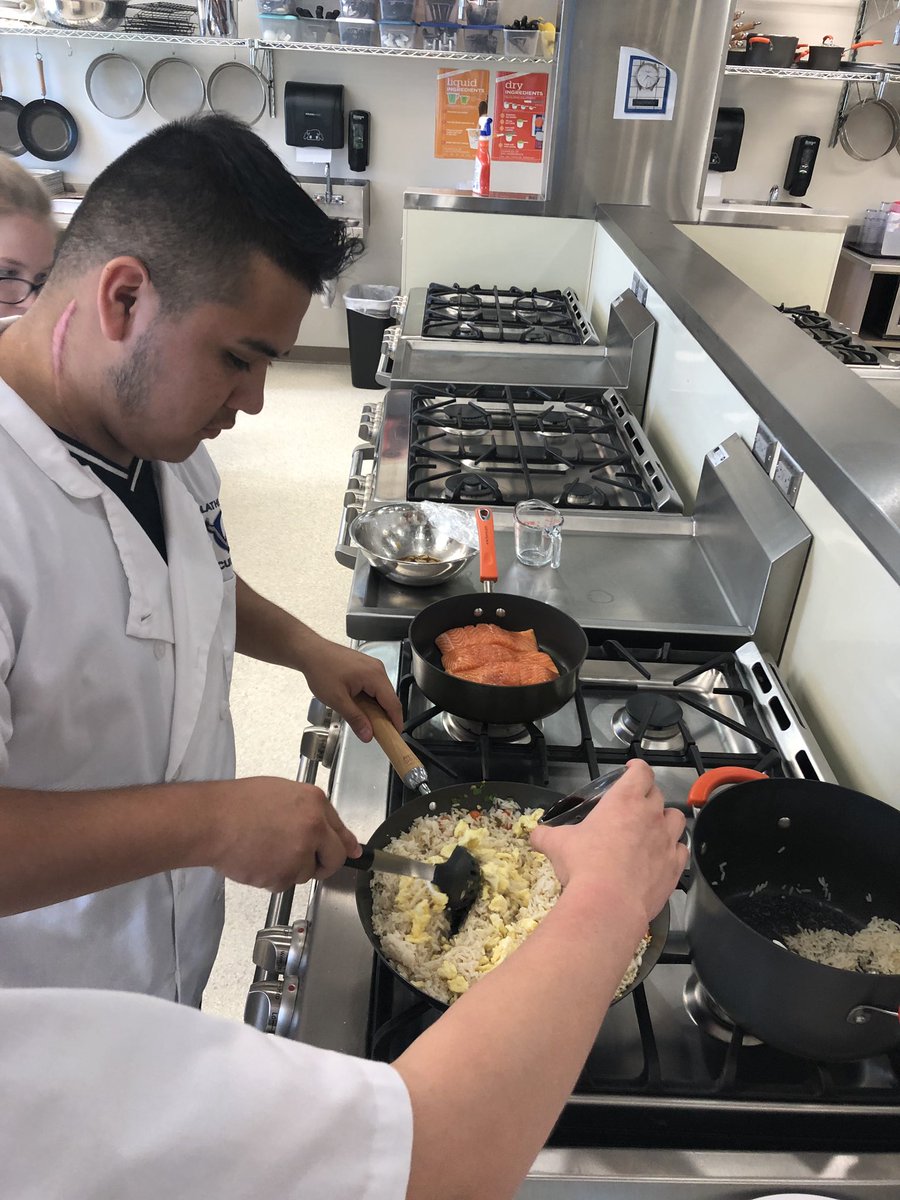ShelbyMuha26's tweet photo. Teriyaki Salmon and steak tacos...chef inspired dishes. Thanks @bflay and @GordonRamsay for the recipes! #culinaryessentials2 #owlpower https://t.co/hhn0MqDU3C