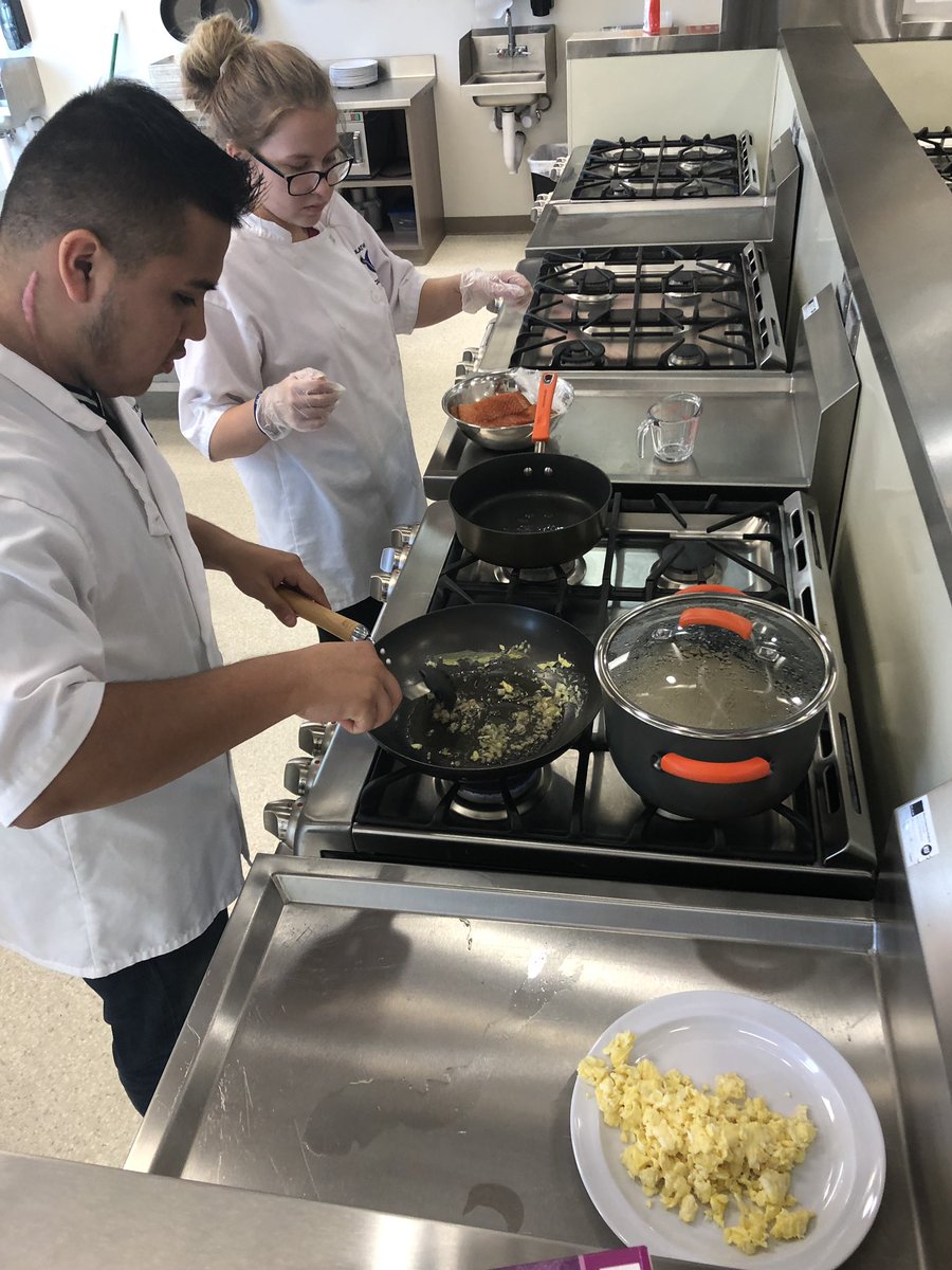 ShelbyMuha26's tweet photo. Teriyaki Salmon and steak tacos...chef inspired dishes. Thanks @bflay and @GordonRamsay for the recipes! #culinaryessentials2 #owlpower https://t.co/hhn0MqDU3C