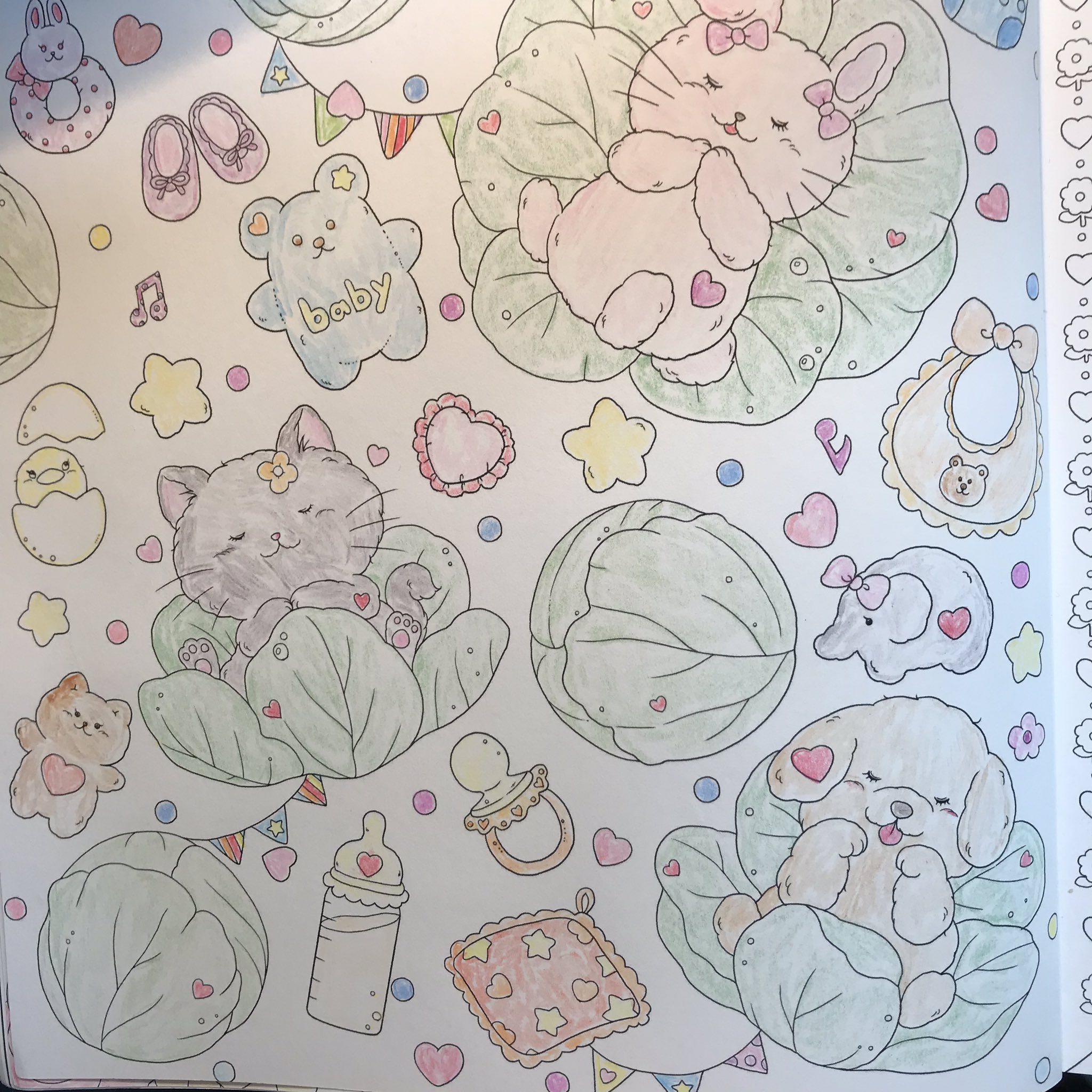 くま たけいみきさんの 夢色ハピネス塗り絵 やっと半分くらい塗り終わりました 可愛い くて 癒されます 夢色ハピネス塗り絵 大人の塗り絵 たけいみきさん T Co Sbhlvskqee Twitter