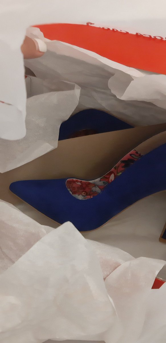 YayisLares's tweet photo. Tenemos zapatos de novia 😍 #bridetime https://t.co/R98RxKZVqN