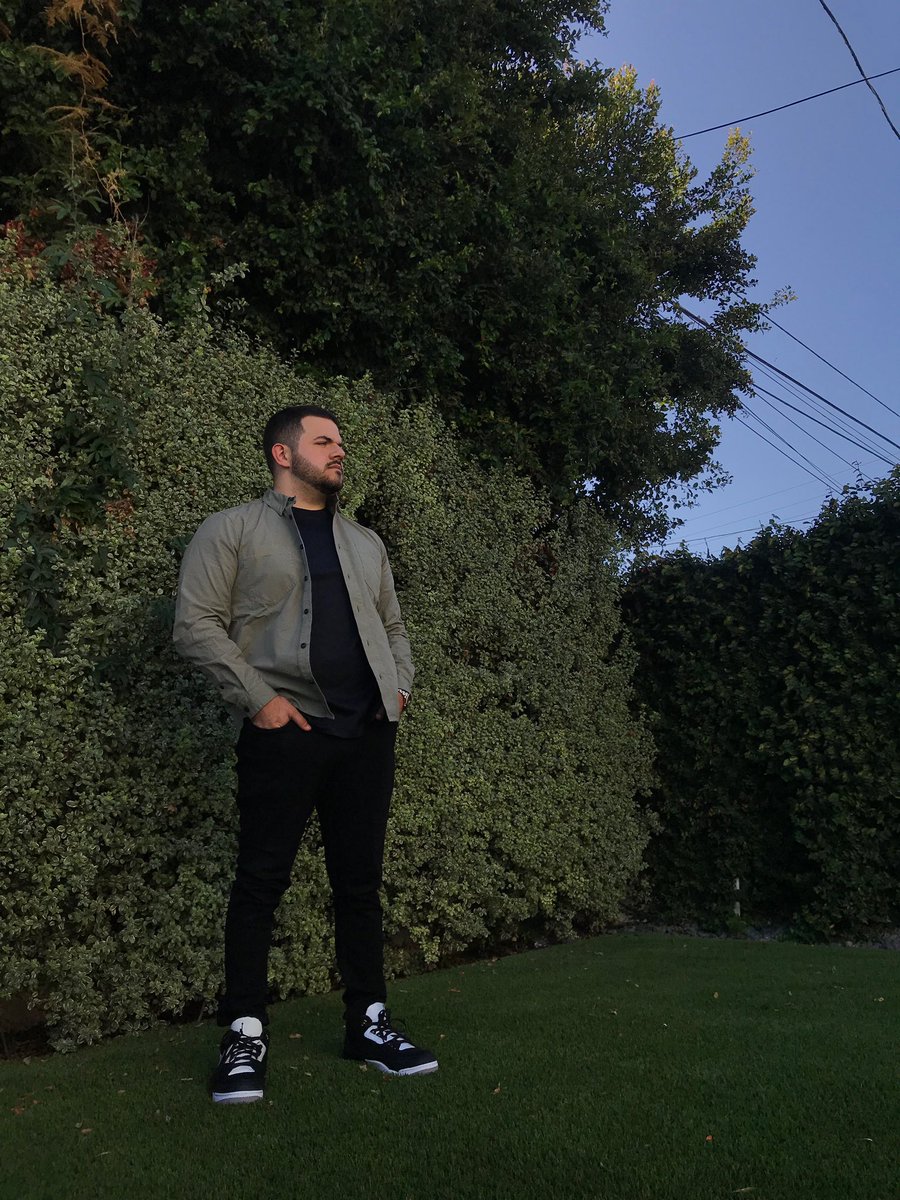 CouRageJD's tweet image. Absolutely loved seeing Ariana but hated how I looked in the pictures. I let myself put on weight across the last year and a half since full-time streaming. 

Spent the last few weeks back in the gym and eating healthier.

Down 9 pounds! Gotta keep going.