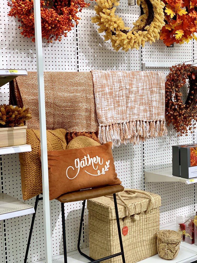 TalynMParker's tweet photo. #part2 My favorite time of the year 🍂🍁🍂🍁🍂. Visit #T1854 for your fall home necessities🍁🍂🍁Ohhh & don’t forget to add a sweater and something pumpkin spice to your basket!!😉. #Myfavoritecolorisoctober https://t.co/BShraORamE