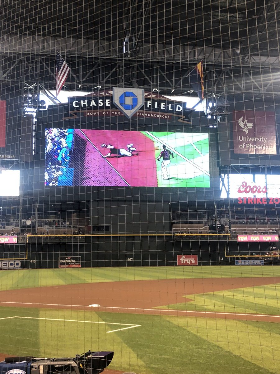 VanessaROnAir's tweet image. Back at it again for the matinee game! #work #ingamehost #Wednesday #12News #dbacks