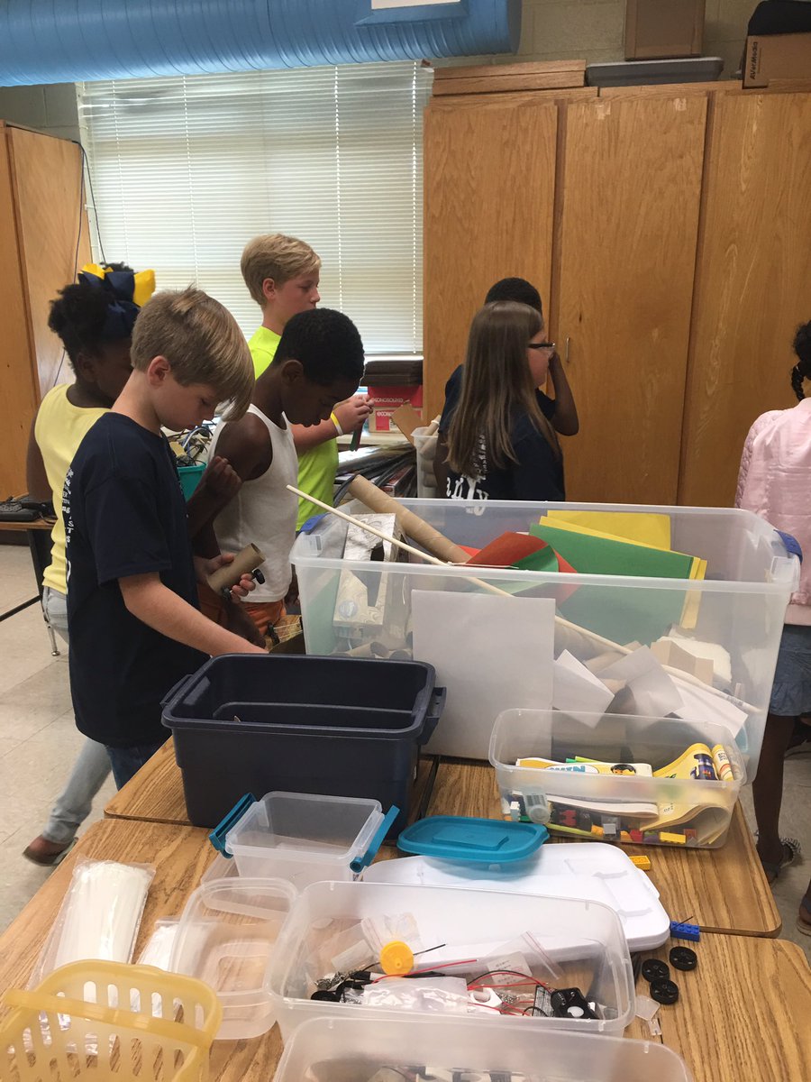 WynneInt's tweet photo. WIS Tinkering SPARC Club https://t.co/Hhp90dPIAx