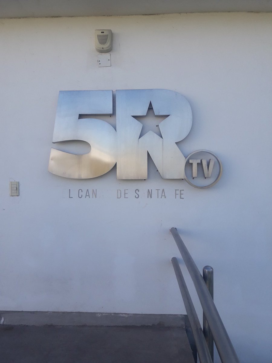 VeroPavan's tweet image. Seguimos fortaleciendo vínculos, con representantes del sector audiovisual visitamos el canal público de la Provincia. 
#sectoraudiovisual 
#industriascreativas
@ProduccionSF