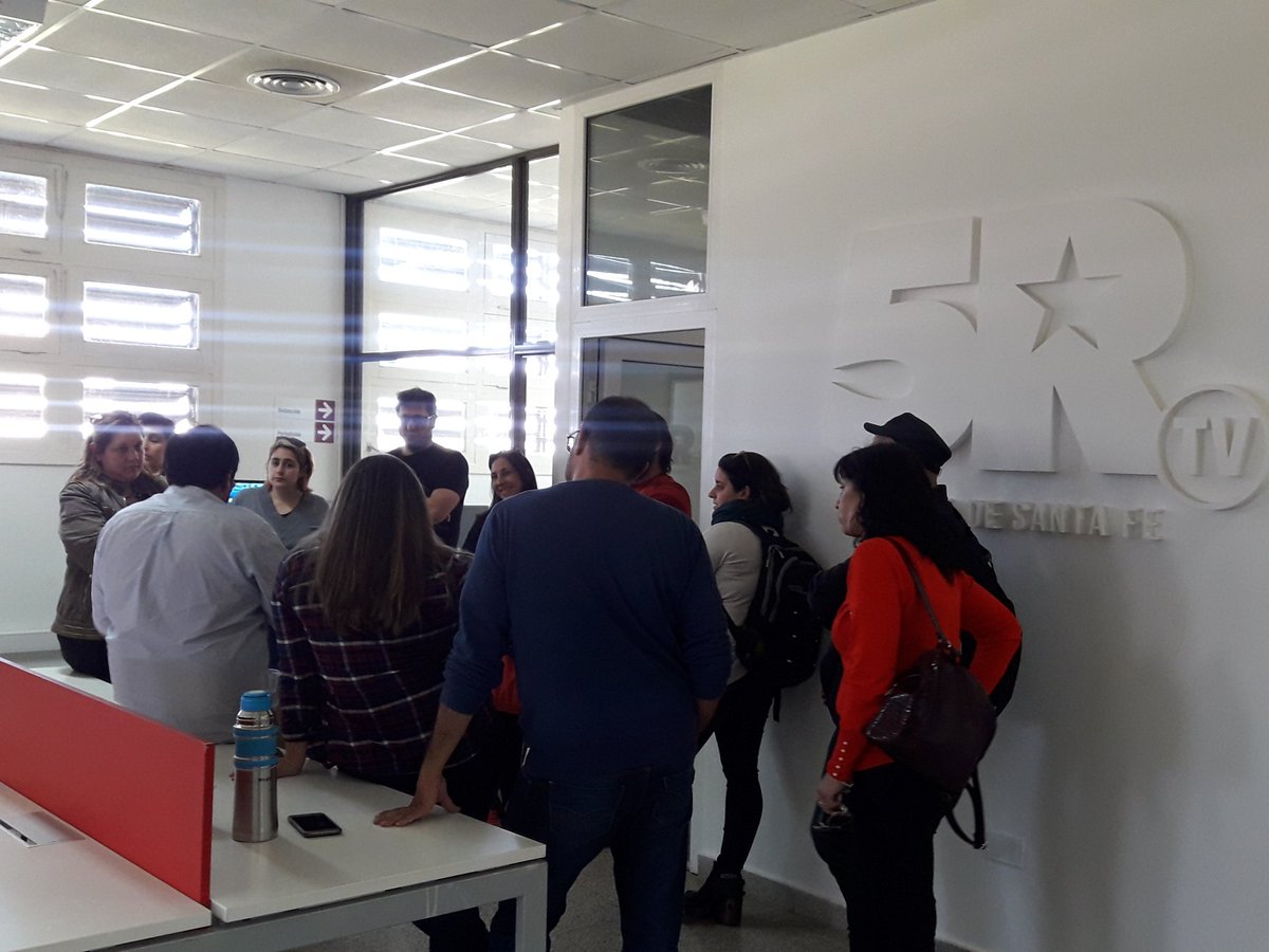 VeroPavan's tweet image. Seguimos fortaleciendo vínculos, con representantes del sector audiovisual visitamos el canal público de la Provincia. 
#sectoraudiovisual 
#industriascreativas
@ProduccionSF