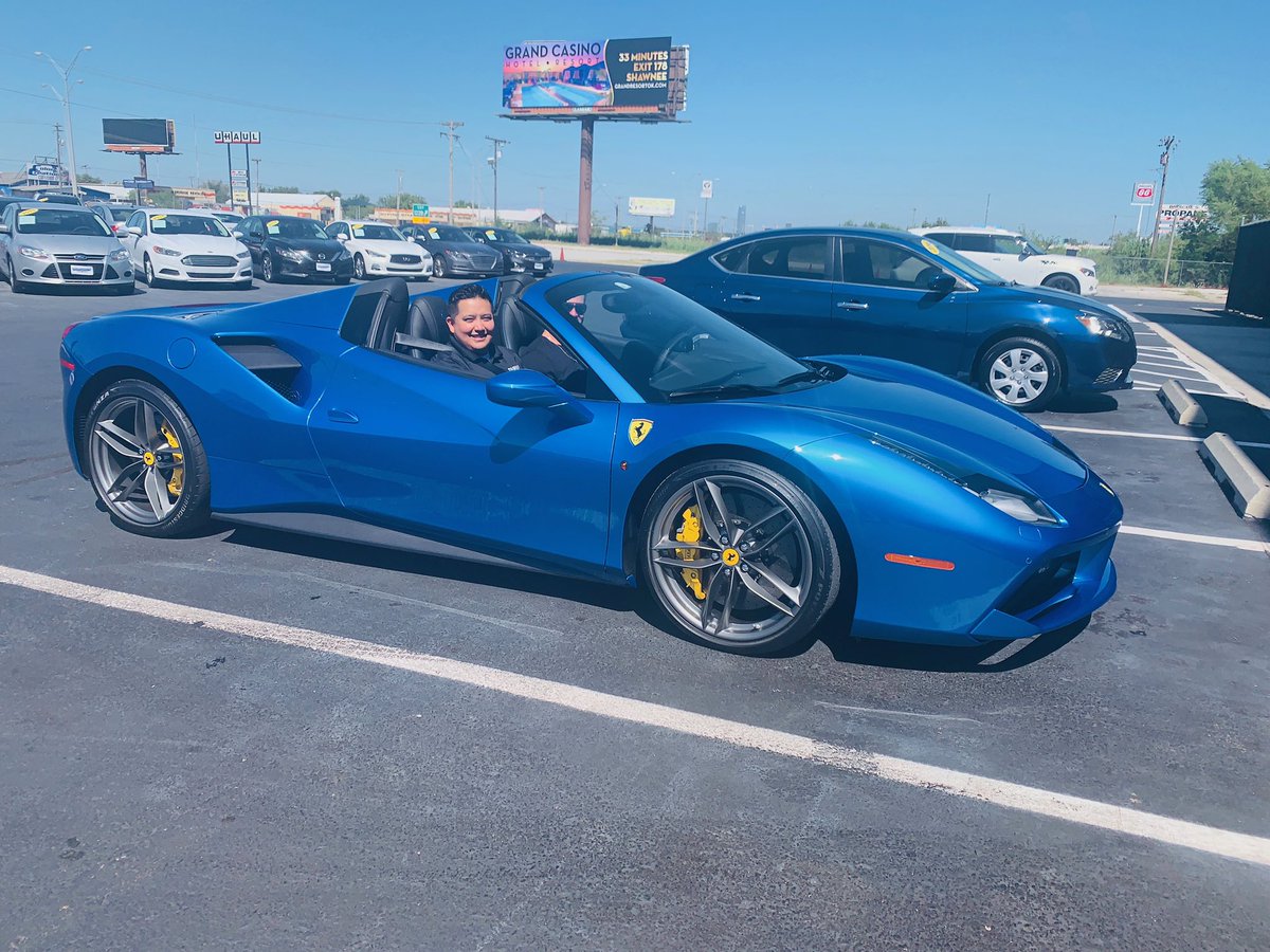 TioChuys's tweet photo. Salesperson of the month, Roberto gets an education! #ferrarilunches #teaching thanks @KenNovotny https://t.co/vZIRG8lscE
