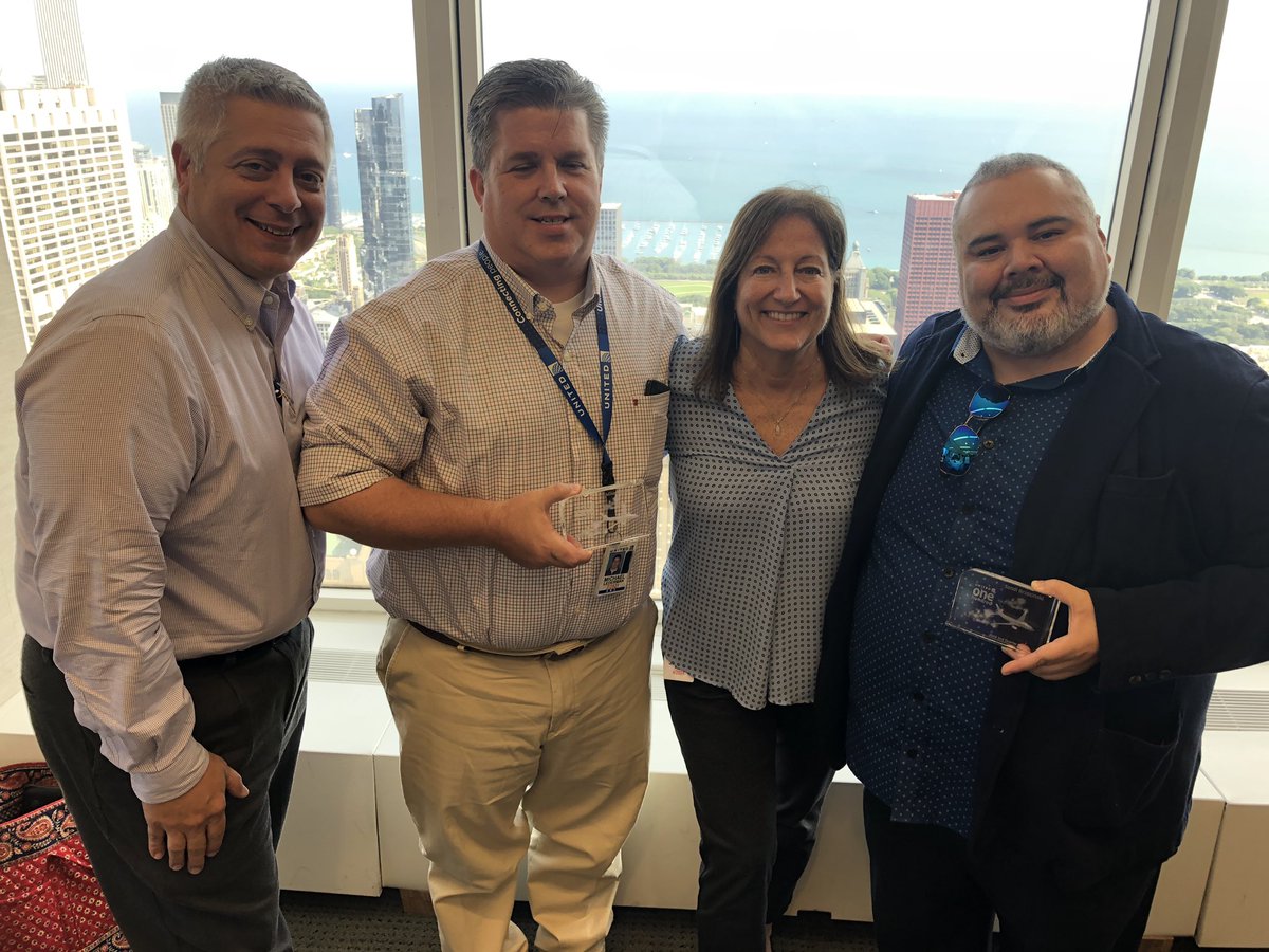 Two UA 100 quarterly award winners from the customer solutions team. Their work behind the scenes shows how much they care. @weareunited @bcstoller_ual @Tobyatunited