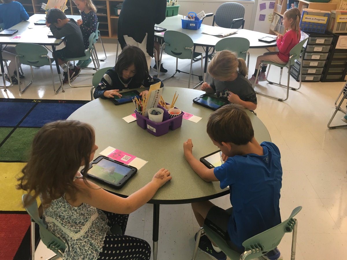 Khravinski's tweet image. We met the fabulous Jiji from ST Math today (and we rocked using our first QR code)! #seethemath #STMath #Medfieldps #mempk1