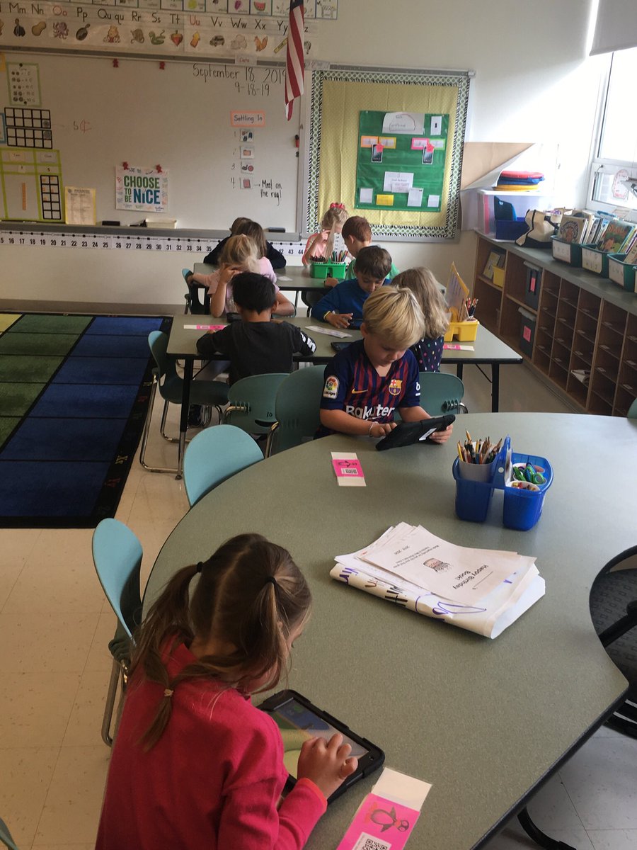 Khravinski's tweet image. We met the fabulous Jiji from ST Math today (and we rocked using our first QR code)! #seethemath #STMath #Medfieldps #mempk1