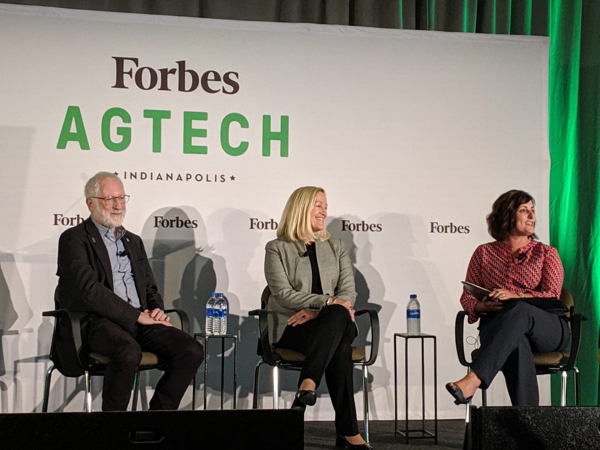 THRIVEAgriFood's tweet photo. Thank you to @SVG_Ventures @THRIVEAgTech Midwest Challenge judges today! @chloesorvino @NealGutterson @rachellegalvin! #thrivechallenge #forbesagtech https://t.co/6xt79mIui2