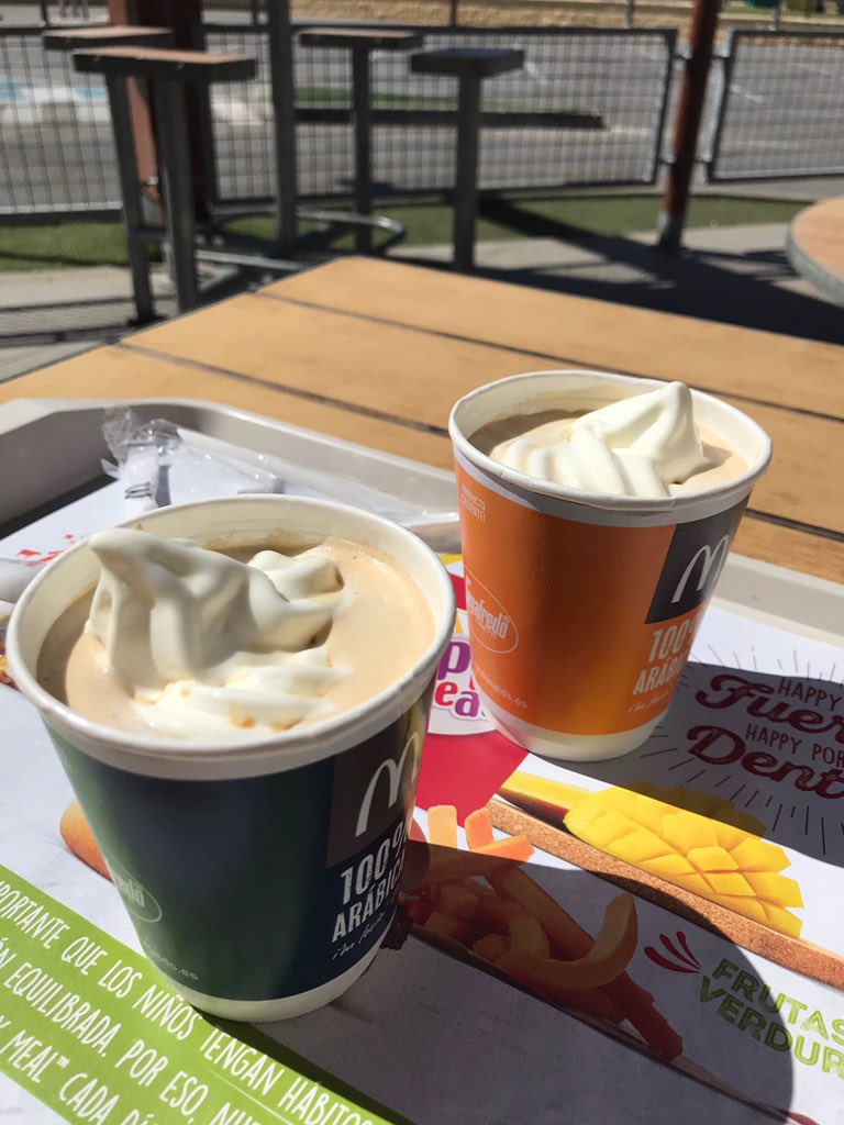 lindsrita's tweet photo. Meanwhile in Spain (yes, that is indeed coffee poured over vanilla soft serve, because I guess “cafe helado” technically translates both ways 🤦🏼‍♀️) https://t.co/GYtjaIumbM