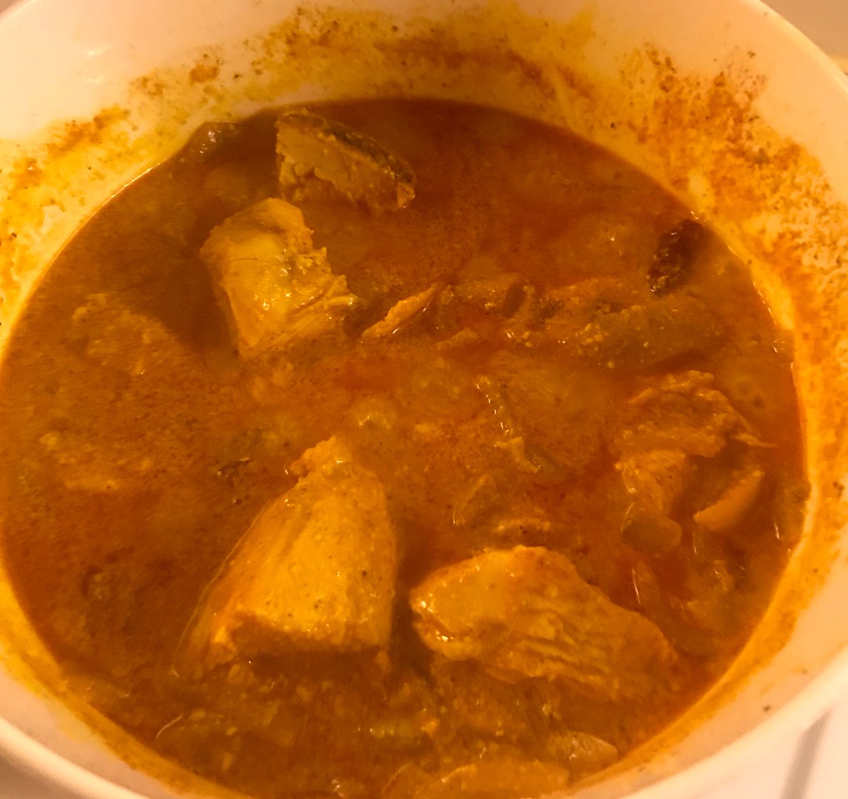 Iromg's tweet photo. Home made chicken curry with yoghurt and garlic pickle. Seriously good food 🥘 https://t.co/5HkLTDMtz7