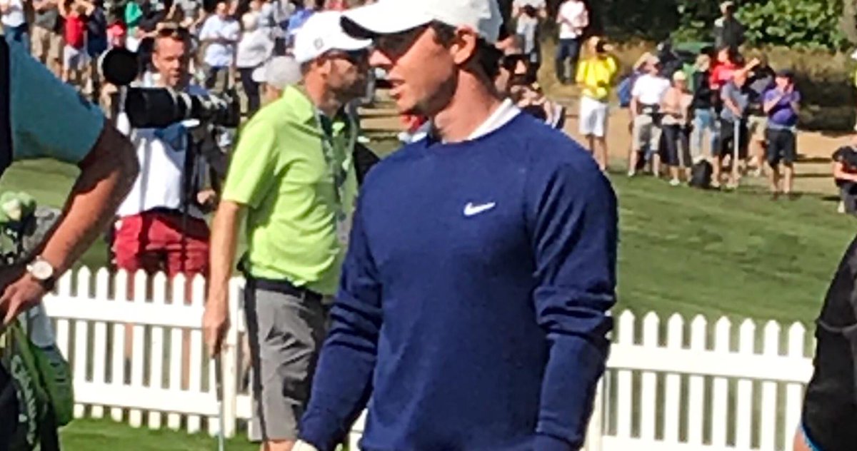 oliggolf's tweet photo. Some of the golfers and celebs i got to meet today at wentworth golf coarse. @McIlroyRory 
@WestonFavellGAT https://t.co/BtOyV1ogOP
