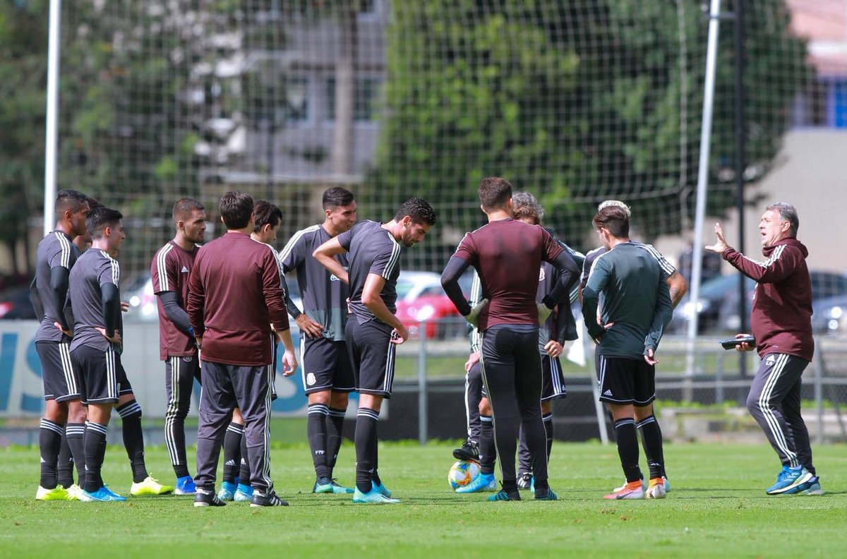 📄 | NOTA

⚽ 🇲🇽
Con un entrenamiento por la mañana, terminó nuestra concentración de esta semana. 👊🏻

Aquí la información. 
➡ bit.ly/2m2Gpnm

#PasiónyOrgullo | #FMFporNuestroFútbol