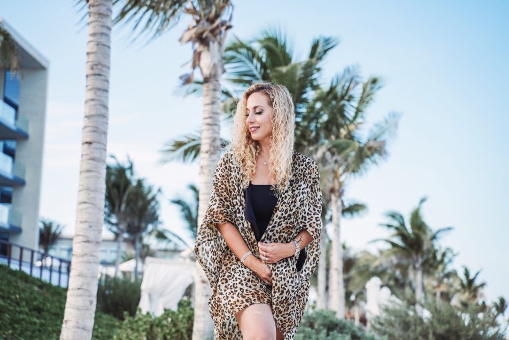 Cómo usar un kimono o bata para actualizar tu look...