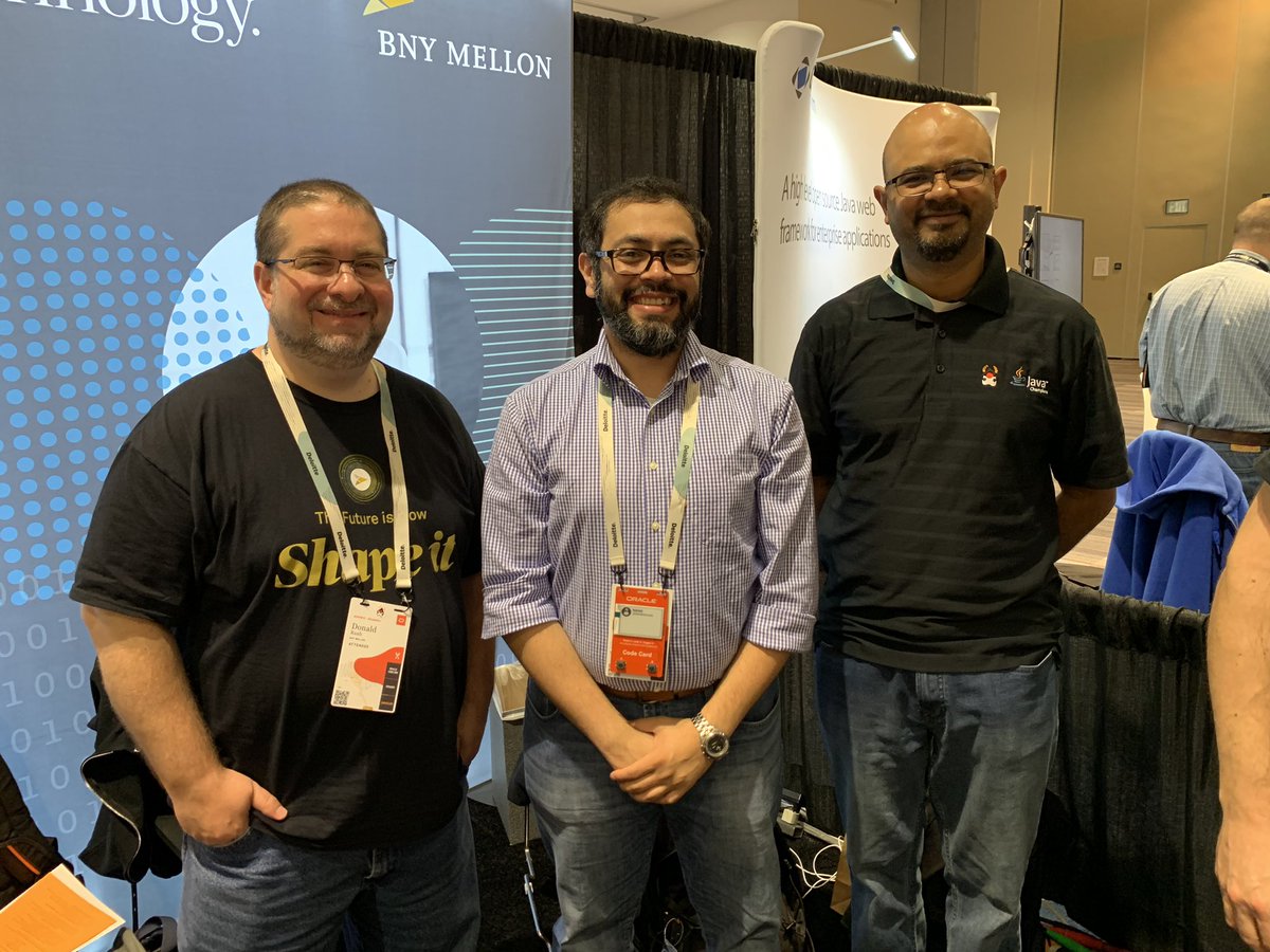 _JonSam's tweet image. Three Java champions in one place, at @OracleCodeOne. Plus a bonus sighting of Chandra! @TheDonRaab @NikhilNanivade @CGuntur #ChandraGunturSighting