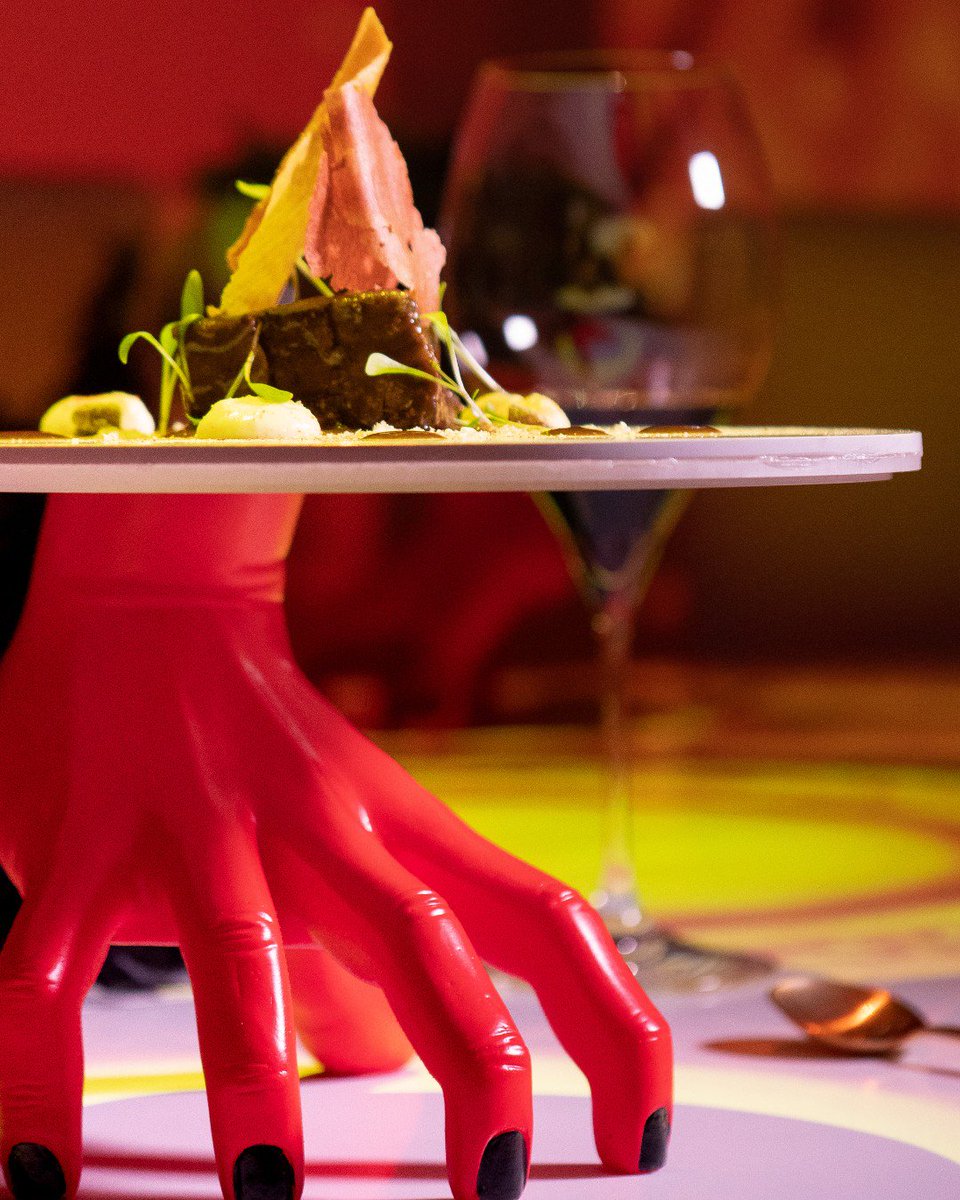 The fun is to create what some can only dream of.

#Sublimotion2019 #Innovacion #Gastroexperience #Performance #Technology #Newscenicart #Gastroshow #Gastronomia #Metagastronomia #Design #Arquitectura