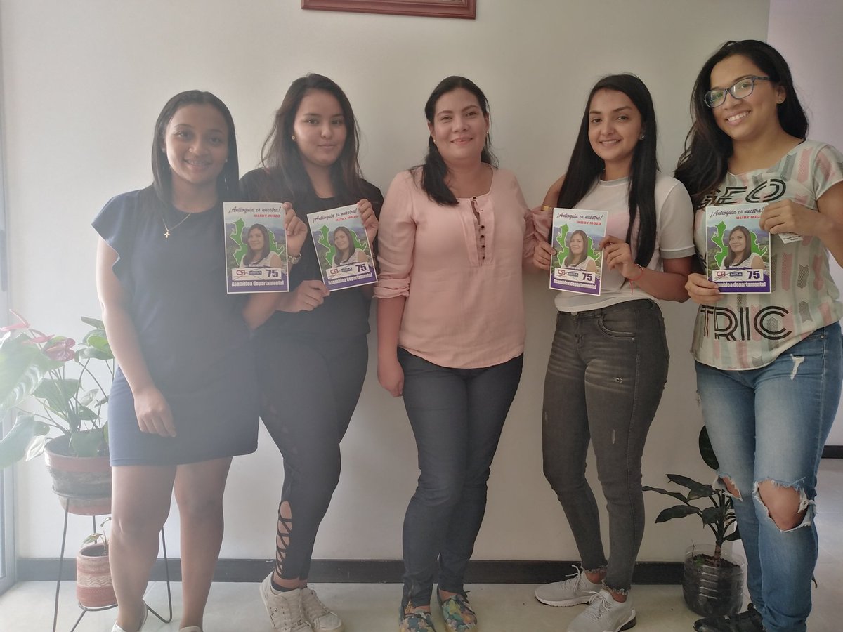 Heidyemozo's tweet photo. Trabajar con los jóvenes para cementar el futuro y así sentir que #AntioquiaEsNuestra
#CR75 #Antioquia https://t.co/vnDoV4KTQa