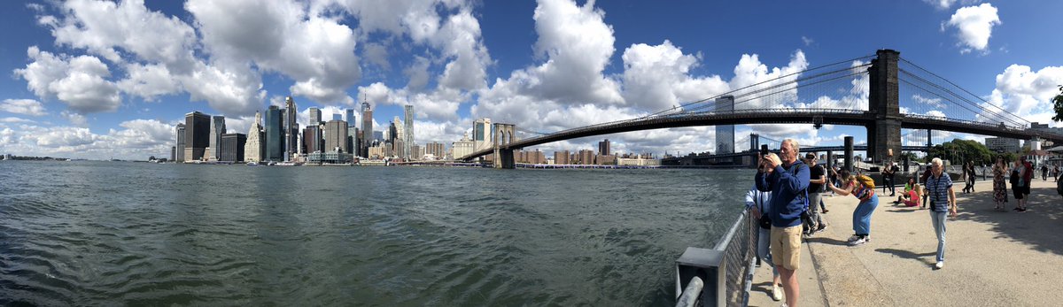 NYCRobyn's tweet photo. Sometimes you leave the island and play tourist @bbpnyc @PublicArtFund no filters needed, just a light jacket &amp; sun lotion. Fall is in the air today @StormTeam4NY @nycfeelings @agreatbigcity @NBCNewYork #nbc4ny @NY1weather @NYCParks #Brooklyn https://t.co/cvKt3eLDrq