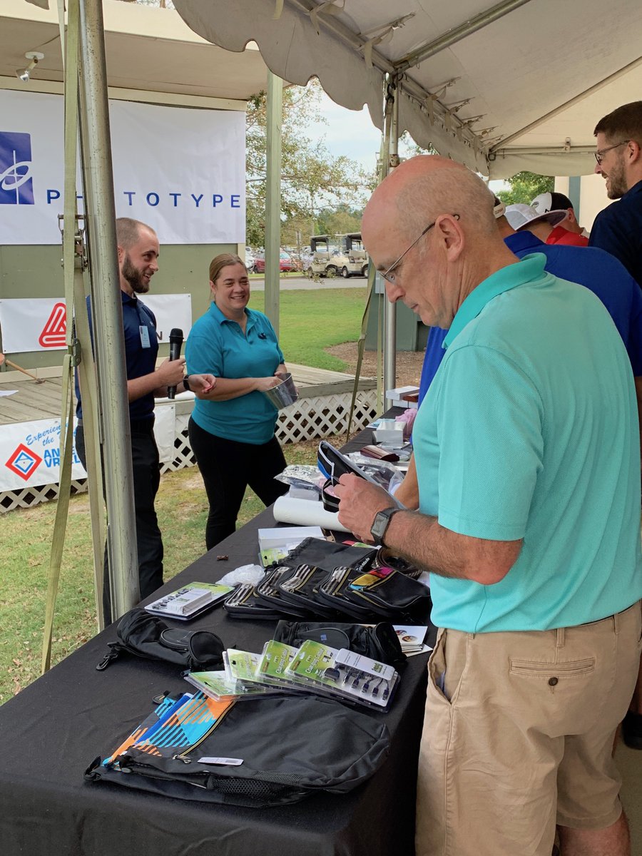FlexTechAssn's tweet photo. Spotted among the flexographers at the @PhnxChallenge Golf Outing: Howard B Vreeland Jr of @andvre, FQC Executive Committee Chair Jean Engelke, @PaulFlexotech (and @FTAprez behind the camera) https://t.co/AiWCq3akiF