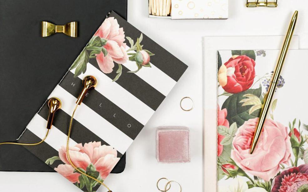 TailwindApp's tweet photo. Life Hack: Use Pinterest to drive more traffic to your blog or e-commerce store! 🚗Not sure how to go about that? Don’t worry, @MaudFeijt has got you covered! Check out her tutorial here: https://t.co/SHVNJ5stB6 #PinterestStrategy #BloggingTips https://t.co/8yoDKIP8bq