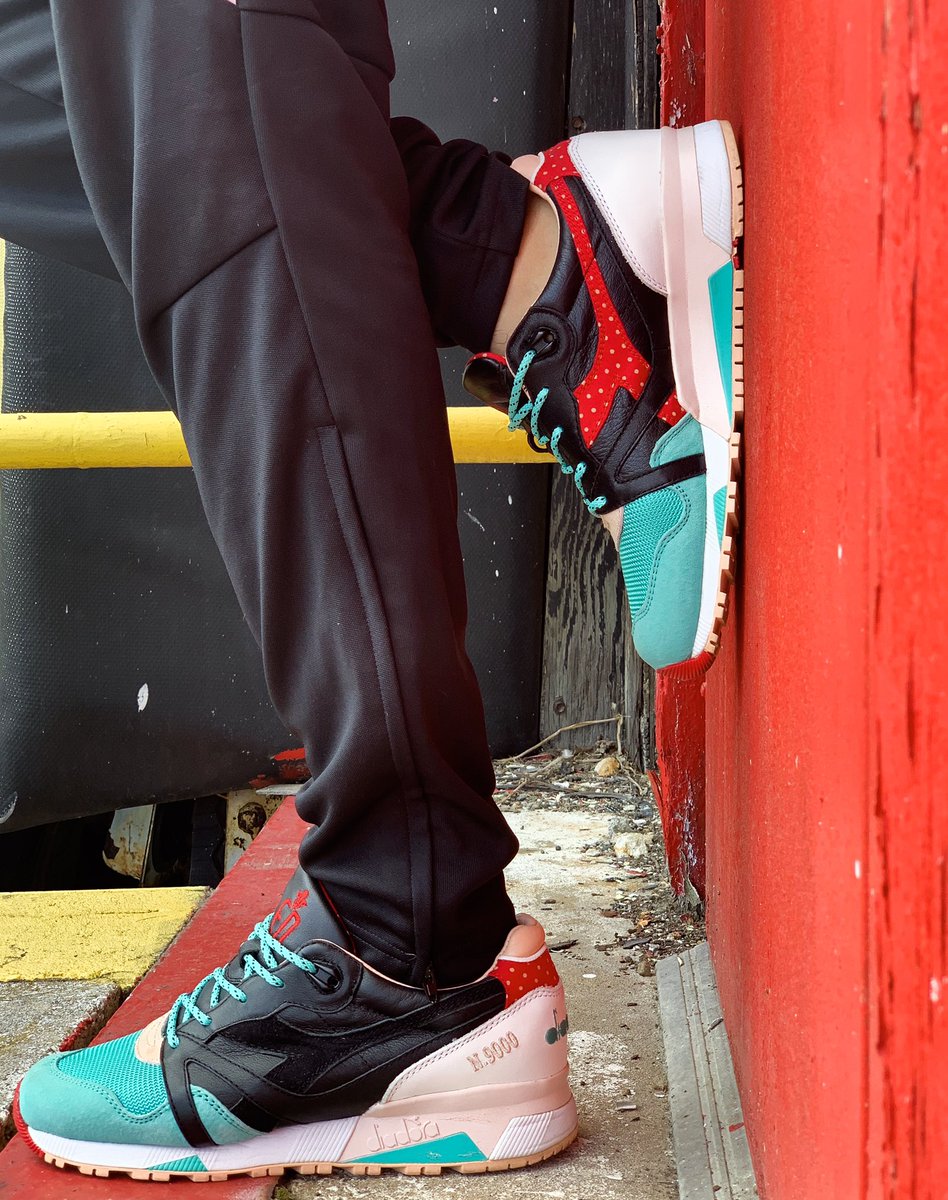 cardoso91's tweet photo. Castellers for #diadoradays #30daysofdiadora #yoursneakersaredope https://t.co/92EG8pIqY6