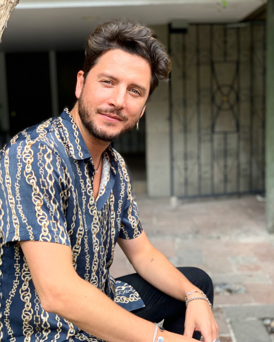 Manuel Carrasco on "Chambeando. #mexico https://t.co/qQPs9GNWGG" / Twitter