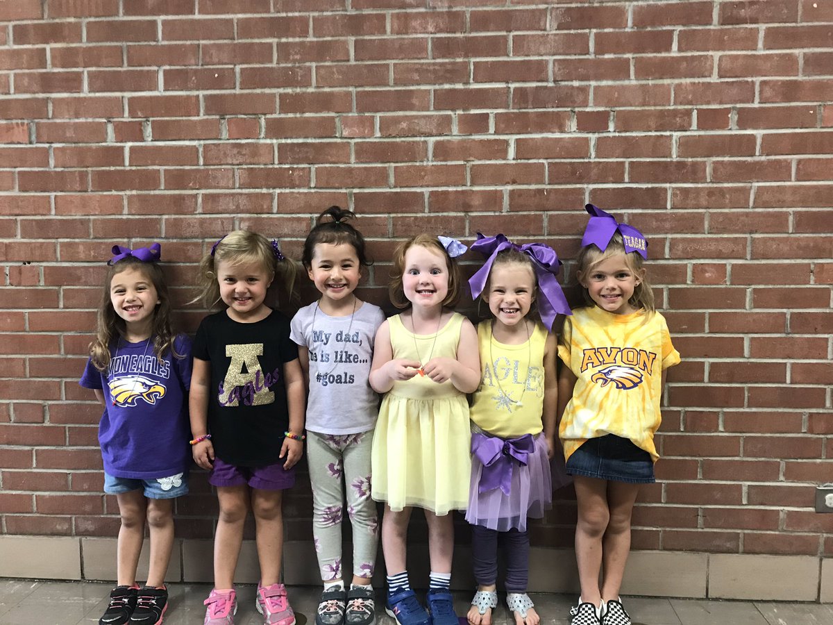 seme_emily's tweet photo. All smiles on Pride Day!💜💛 https://t.co/dK0poflOag