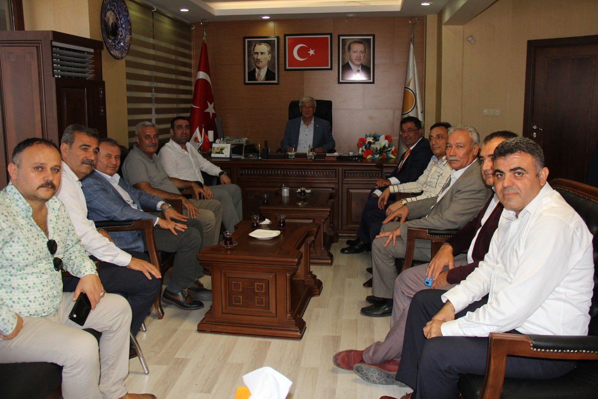 Kırıkhanlılar Kültür ve Dayanışma Dernegi Yönetim Kurulu Başkanı Hüseyin Karakulak ve Yönetim kurulu üyeleri ile beraber Akparti Hatay İl Başkanı olarak atanan  Sayın Mehmet YEOĞLUNA Yeni  görevinde  Hayırlı olsun Dileklerinde bulunduk.