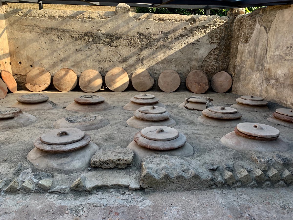 MassimoOsanna's tweet photo. Parco archeologico di Pompei: Villa Regina a Boscoreale riapre al pubblico dopo i lavori di restauro @pompeii_sites @_MiBAC  @museitaliani https://t.co/AWWEtKIUZv