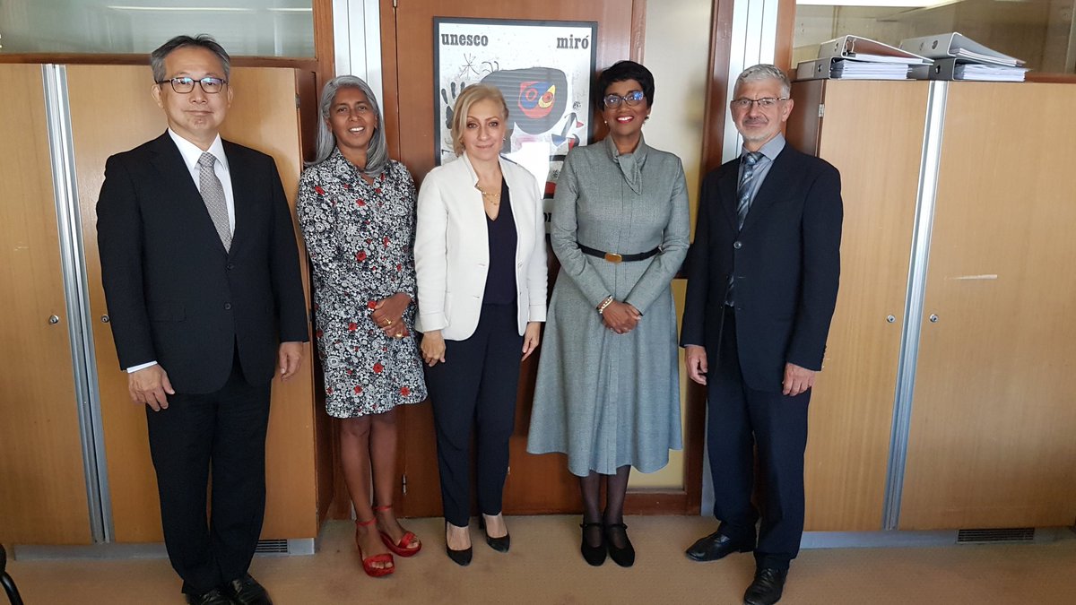rogerlacanv's tweet photo. avec mes collègues libanaise, ivoirienne, argentin & japonais nous lançons #lasemaineduson @UNESCO & invitons nos 188 autres collègues à rejoindre nos efforts au printemps 2020 pour lutter contre la pollution sonore
https://t.co/zE7MmZT9RP https://t.co/lmSBqBrQPO
