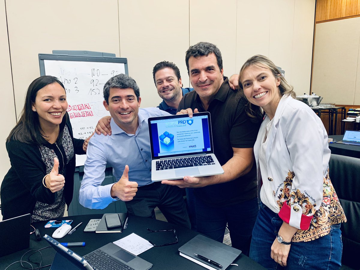 AriadnaSanahuja's tweet photo. Aprendiendo sobre la creación y el despliegue de valor en Sao Paulo. Hoy los alumnos del #multinationalmba han estado trabajando en grupos. #valuedeployment @ESADE @UAI_CL https://t.co/1Eok6nW8Ii