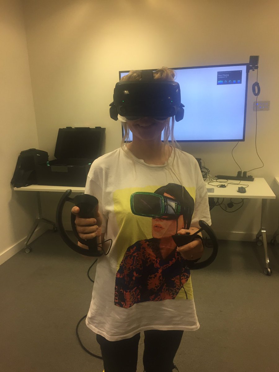 VR_Rosie's tweet photo. FINALLY got to try the #Index!! 😍 thanks @luigirenna @VRManchester! overall very comfortable for my small head, didn’t feel that tightening and pull that I usually do with not having big enough top straps! Fantastic quality and the knuckles are soo ergonomic and freeing. 🥽✨#VR https://t.co/3gnCCfGTJc