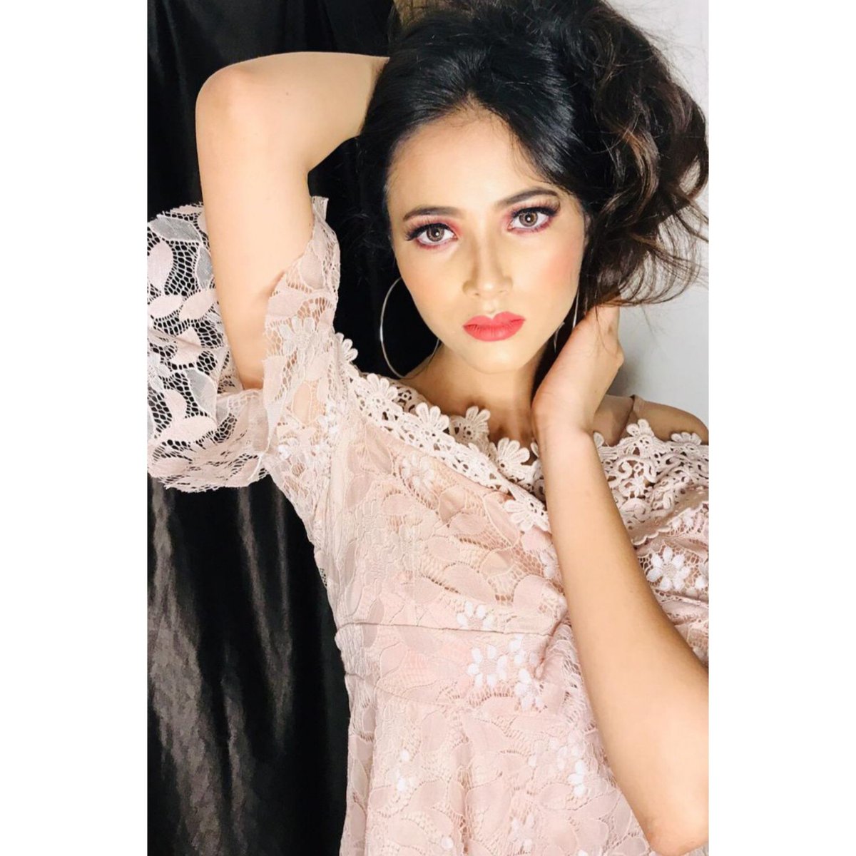 Sugandh06's tweet photo. Beauty is grace and confidence❤️
 #makeuplife #makeupartistry #makeupartist #makeupartistindelhi #mua #makeuplook #makeupandhair #makeupjunkie  #makeupislife #makeupforevercosmetics #makeupforever52 #hudabeauty #mac #bobbybrown #tarte #kyliecosmetics #hairdo #hairartist https://t.co/0rRW2r0nL9