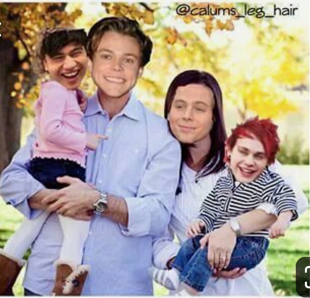 _Magdaa__'s tweet photo. What else can I find on the internet? #mem #5SOS #5SOSmem #POLAND #Polska #5SecondsOfSummer 😅♥️ https://t.co/wjs7kzr7Pd