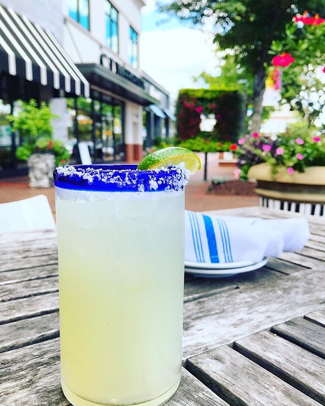 raleighwhatsup's tweet photo. Patio weather! #wednesdaymotivation #cantina18 #skinnygirlmargarita #cvtrendreport #cameronvillage #18restaurantgroup #raleighfoodies #70yearsofCV #shopcameronvillage #eatlocal https://t.co/IS7DbaDONi https://t.co/7tBCl3lNqC